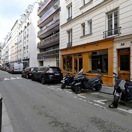 Large Modern Studio Close To The Eiffel Tower And Paris Highlights Apartment Bagian luar foto
