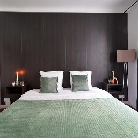 Large Modern Studio Close To The Eiffel Tower And Paris Highlights Apartment Bagian luar foto