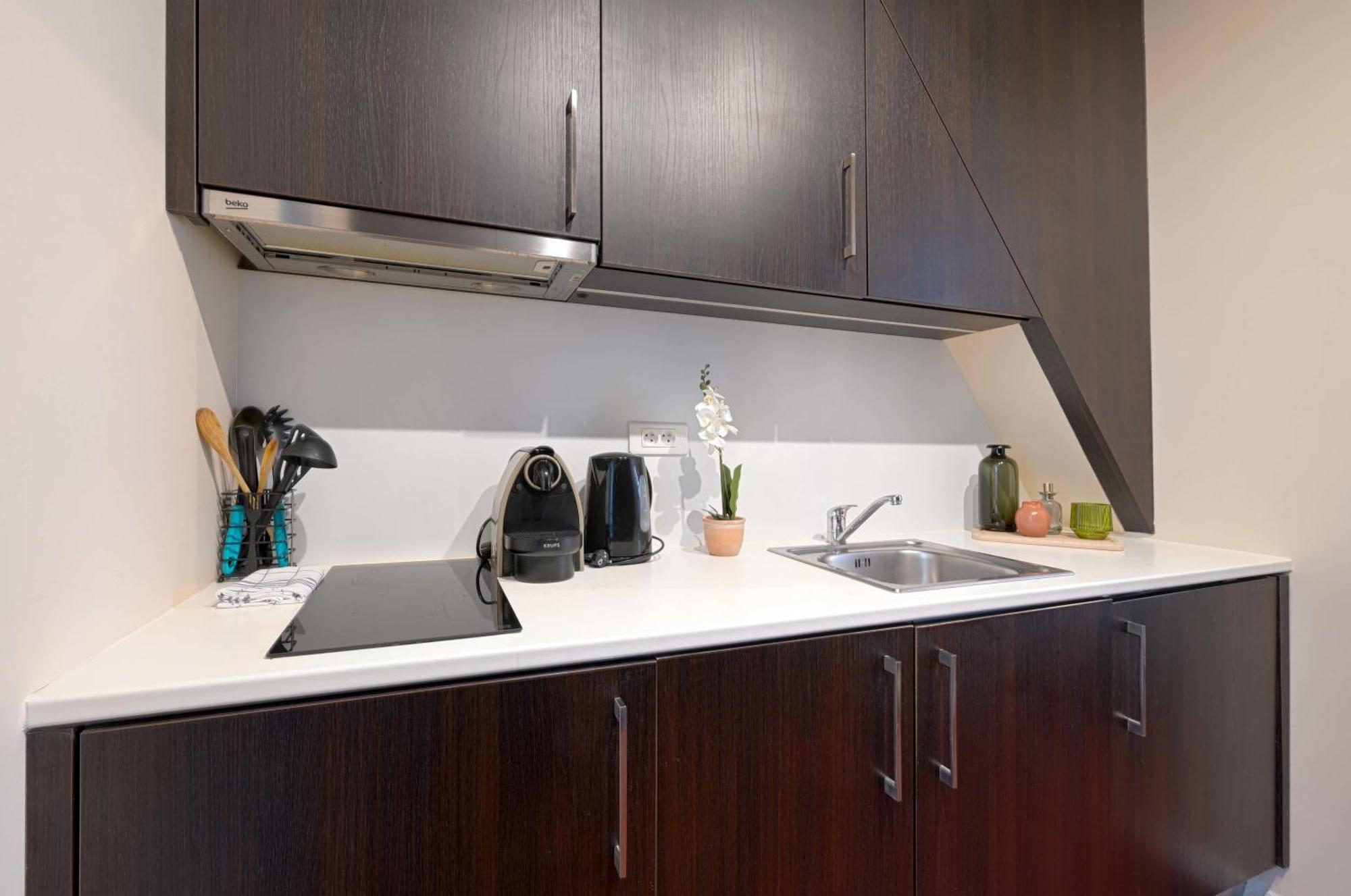 Large Modern Studio Close To The Eiffel Tower And Paris Highlights Apartment Bagian luar foto
