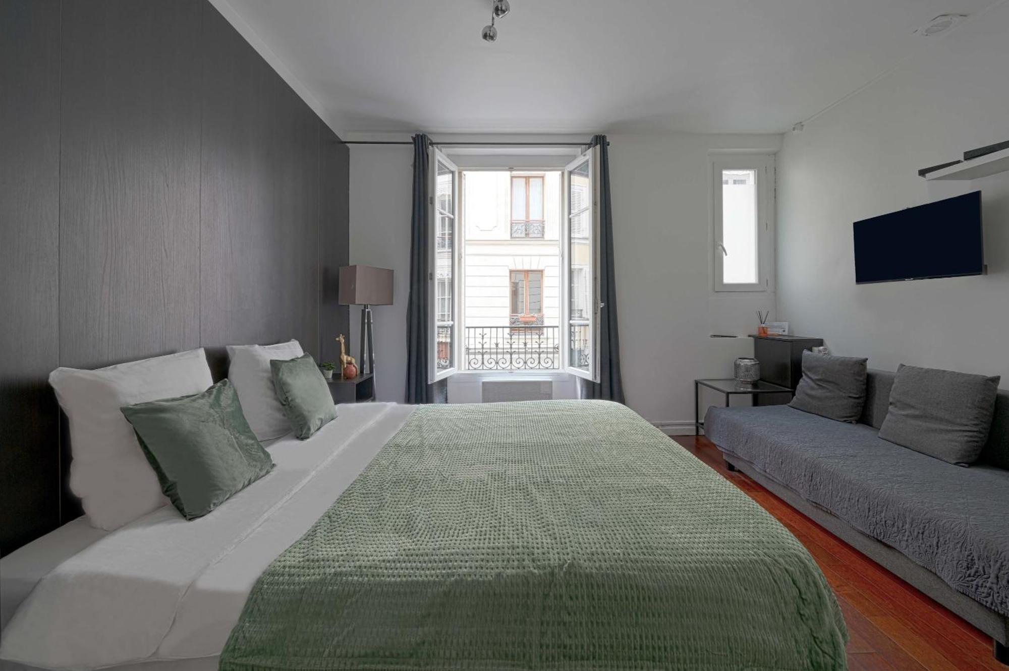 Large Modern Studio Close To The Eiffel Tower And Paris Highlights Apartment Bagian luar foto