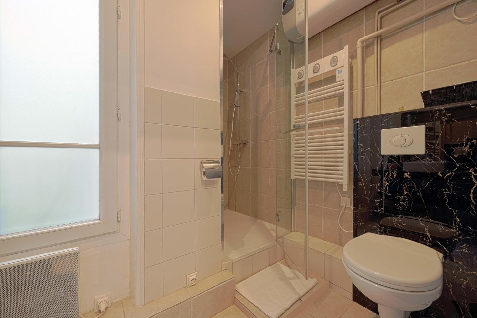 Large Modern Studio Close To The Eiffel Tower And Paris Highlights Apartment Bagian luar foto