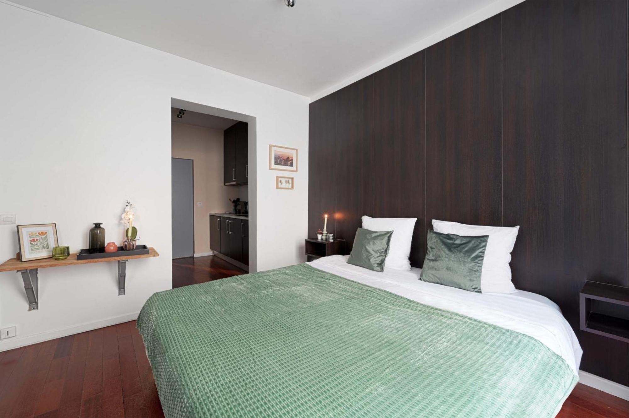 Large Modern Studio Close To The Eiffel Tower And Paris Highlights Apartment Bagian luar foto